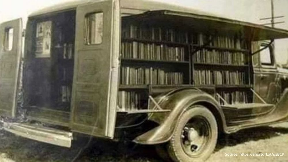 Mobile libraries in Baroda, India